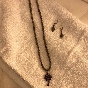 Beautiful Garnet and green bead necklace with matching earrings